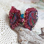 Bracelet Enchantement d'Automne brodé avec perles et rocailles verres, dentelles organdi et perles Cristal Swarovski